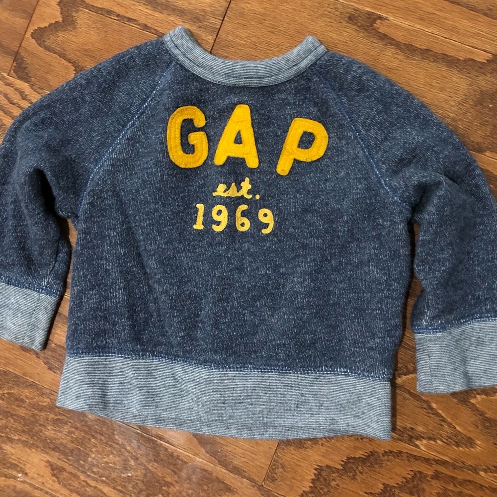Gap baby boy size 12-18m